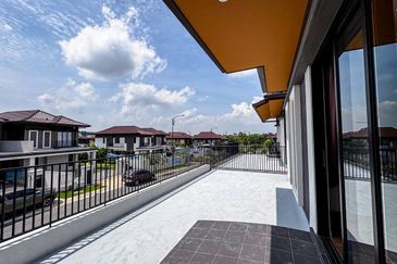 50X80❗️CORNER LOT SEMI D DOUBLE STOREY SETIA MAYURI SEMENYIH FOR SALE 