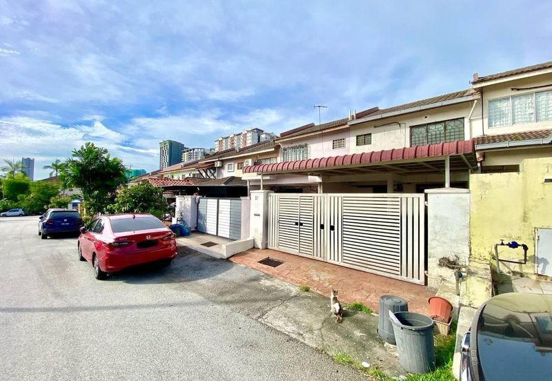 DEKAT MRT❗️Double Storey Taman Pinggiran Putra Seri Kembangan FOR SALE