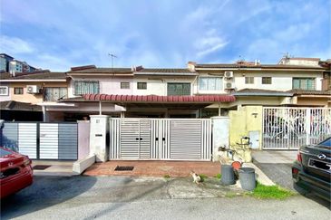 DEKAT MRT❗️Double Storey Taman Pinggiran Putra Seri Kembangan FOR SALE