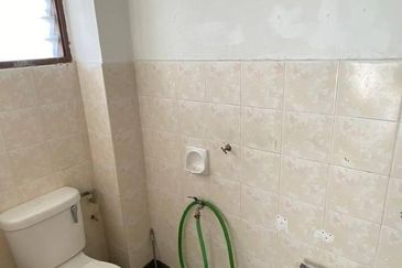 DEKAT MRT❗️Double Storey Taman Pinggiran Putra Seri Kembangan FOR SALE