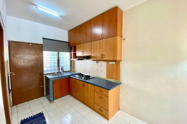 DEKAT MRT❗️Double Storey Taman Pinggiran Putra Seri Kembangan FOR SALE