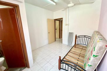 DEKAT MRT❗️Double Storey Taman Pinggiran Putra Seri Kembangan FOR SALE