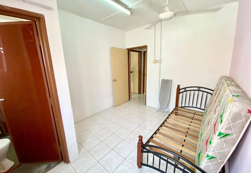 DEKAT MRT❗️Double Storey Taman Pinggiran Putra Seri Kembangan FOR SALE