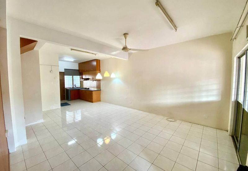 DEKAT MRT❗️Double Storey Taman Pinggiran Putra Seri Kembangan FOR SALE