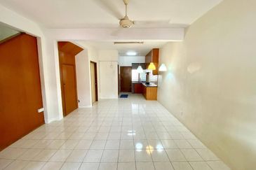 DEKAT MRT❗️Double Storey Taman Pinggiran Putra Seri Kembangan FOR SALE