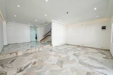 MOVE IN CONDITION❗️DOUBLE STOREY TERRACE INTERMEDIATE TAMAN MALURI CHERAS KEPONG KUALA LUMPUR FOR SALE 