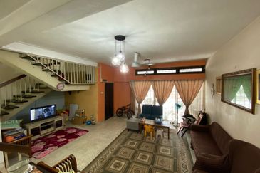 HUGE 24X80 ❗️FACING OPEN DOUBLE STOREY TERRACE SEKSYEN 6 SHAH ALAM FOR SALE 