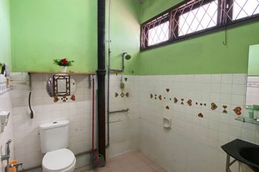 HUGE 24X80 ❗️FACING OPEN DOUBLE STOREY TERRACE SEKSYEN 6 SHAH ALAM FOR SALE 