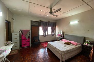 HUGE 24X80 ❗️FACING OPEN DOUBLE STOREY TERRACE SEKSYEN 6 SHAH ALAM FOR SALE 