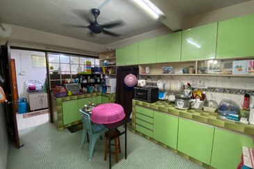 HUGE 24X80 ❗️FACING OPEN DOUBLE STOREY TERRACE SEKSYEN 6 SHAH ALAM FOR SALE 