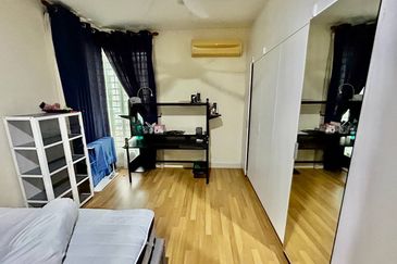 FACING OPEN❗️JALAN KAKI KE SURAU 3 Storey Zero Lot Bungalow Seksyen 4 Shah Alam FOR SALE 