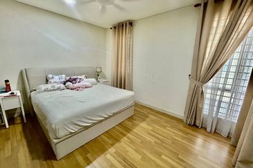 FACING OPEN❗️JALAN KAKI KE SURAU 3 Storey Zero Lot Bungalow Seksyen 4 Shah Alam FOR SALE 