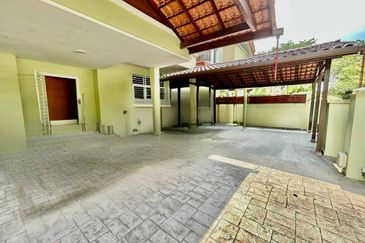 FACING OPEN❗️JALAN KAKI KE SURAU 3 Storey Zero Lot Bungalow Seksyen 4 Shah Alam FOR SALE 