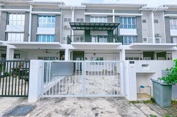 DAPUR EXTENDED❗️GUARDED 3 STOREY TERRACE AZALEA BUKIT RAHMAN PUTRA SUNGAI BULOH FOR SALE 