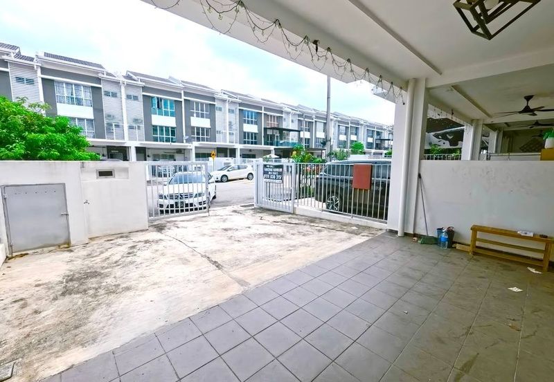 DAPUR EXTENDED❗️GUARDED 3 STOREY TERRACE AZALEA BUKIT RAHMAN PUTRA SUNGAI BULOH FOR SALE 