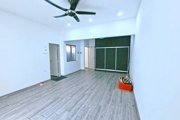 DAPUR EXTENDED❗️GUARDED 3 STOREY TERRACE AZALEA BUKIT RAHMAN PUTRA SUNGAI BULOH FOR SALE 