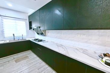 DAPUR EXTENDED❗️GUARDED 3 STOREY TERRACE AZALEA BUKIT RAHMAN PUTRA SUNGAI BULOH FOR SALE 