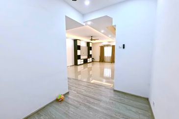 DAPUR EXTENDED❗️GUARDED 3 STOREY TERRACE AZALEA BUKIT RAHMAN PUTRA SUNGAI BULOH FOR SALE 