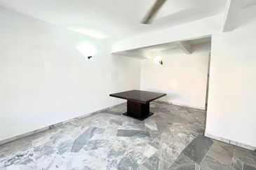 WELL MAINTAINED❗️22X75 DOUBLE STOREY TERRACE TAMAN BUKIT ANGSANA CHERAS KUALA LUMPUR 