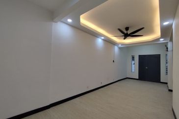 FULLY RENOVATED❗️DOUBLE STOREY TERRACE JALAN BAKAWALI BUKIT SENTOSA RAWANG FOR SALE 