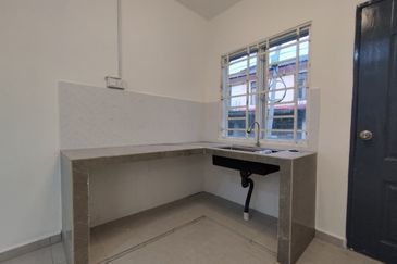 FULLY RENOVATED❗️DOUBLE STOREY TERRACE JALAN BAKAWALI BUKIT SENTOSA RAWANG FOR SALE 