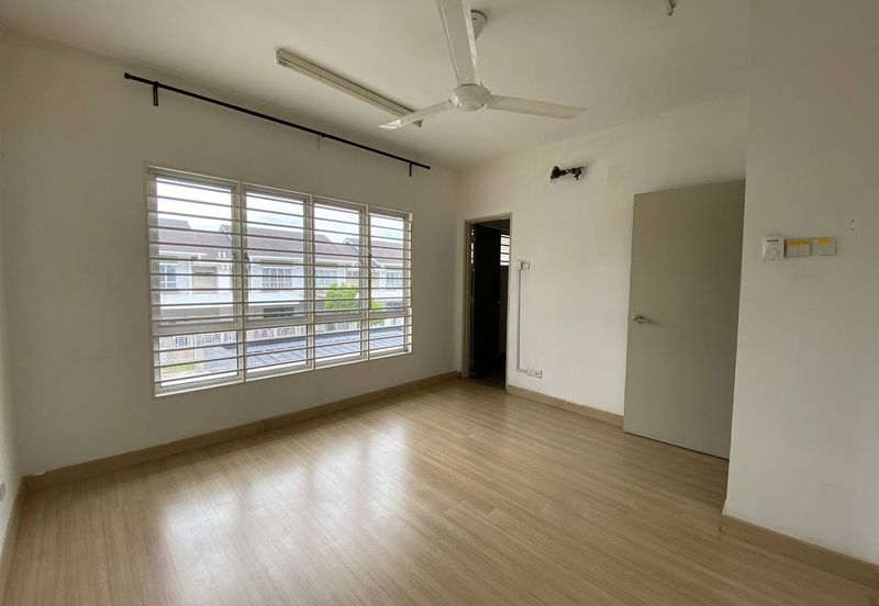 Saron @Bandar Bukit Raja