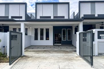 J1 Residence @ Jenderam