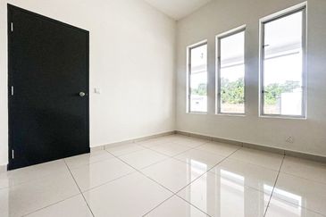 J1 Residence @ Jenderam