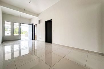 J1 Residence @ Jenderam