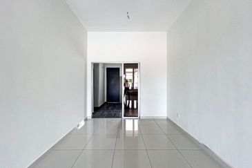 J1 Residence @ Jenderam