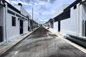 J1 Residence @ Jenderam