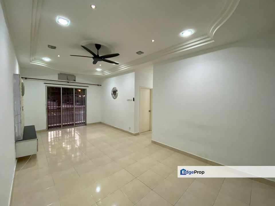 Kristal Heights Ground Floor Seksyen 7 Shah Alam, Well maintained | Condominium FOR SALE! - RM450k Negotiable, Selangor, Shah Alam