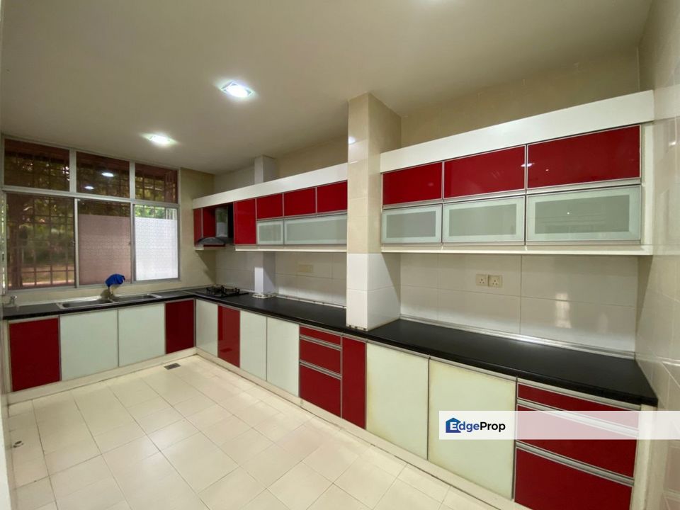 Kristal Heights Ground Floor Seksyen 7 Shah Alam, Well maintained | Condominium FOR SALE! - RM450k Negotiable, Selangor, Shah Alam