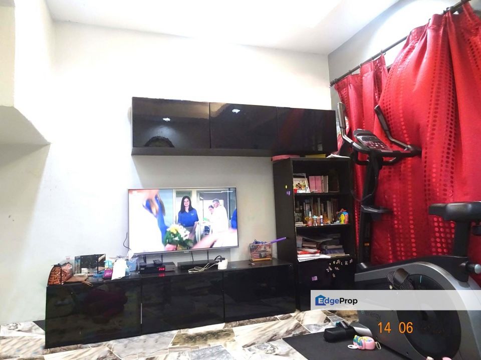 Taman Puchong Intan Puchong Selangor, Renovated Murah Boleh 100% Loan | Double Storey Terrace FOR SALE! - RM399k Negotiable, Selangor, Puchong