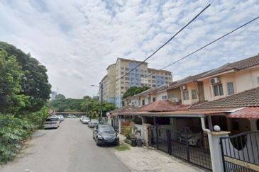 Seksyen 5 Bandar Baru Bangi Selangor, Paling Murah Boleh 100% Loan | Double Storey Terrace FOR SALE! - RM430k