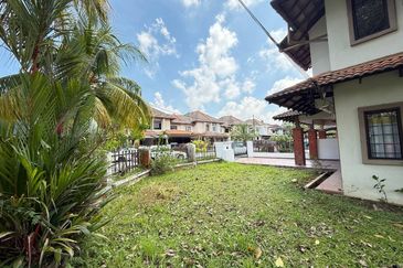 Jalan Rampaisari Bandar Sungai Buaya Rawang, Corner Lot Refurbished Cantik | Double Storey Terrace CORNER LOT For Sale! - RM490k Negotiable