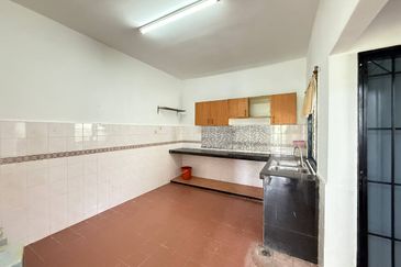 Jalan Rampaisari Bandar Sungai Buaya Rawang, Corner Lot Refurbished Cantik | Double Storey Terrace CORNER LOT For Sale! - RM490k Negotiable