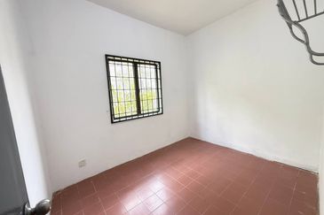 Jalan Rampaisari Bandar Sungai Buaya Rawang, Corner Lot Refurbished Cantik | Double Storey Terrace CORNER LOT For Sale! - RM490k Negotiable