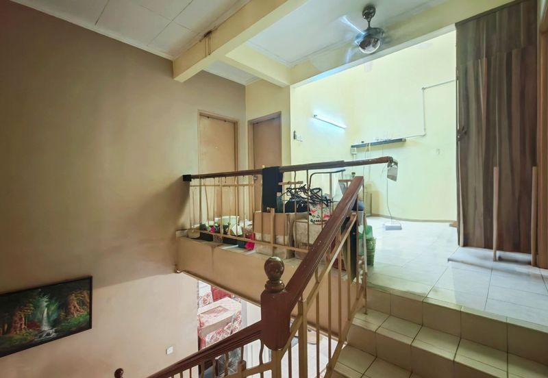 Taman Bukit Subang Seksyen U16 Shah Alam, 22 x 80 Extended Dapur 5 Min ke Elmina Lakeside Mall | Double Storey Terrace FOR SALE! - RM660k Negotiable
