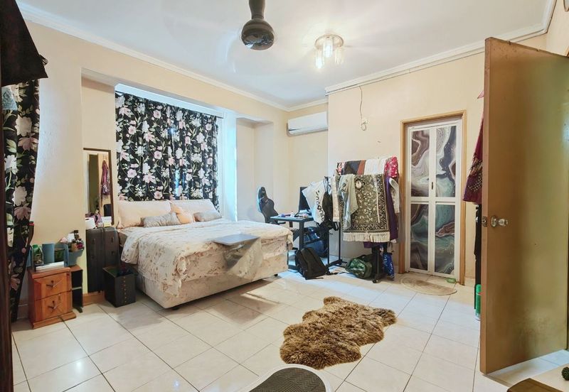 Taman Bukit Subang Seksyen U16 Shah Alam, 22 x 80 Extended Dapur 5 Min ke Elmina Lakeside Mall | Double Storey Terrace FOR SALE! - RM660k Negotiable