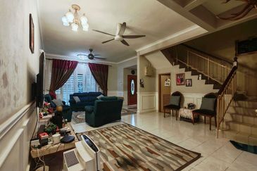 Taman Bukit Subang Seksyen U16 Shah Alam, 22 x 80 Extended Dapur 5 Min ke Elmina Lakeside Mall | Double Storey Terrace FOR SALE! - RM660k Negotiable