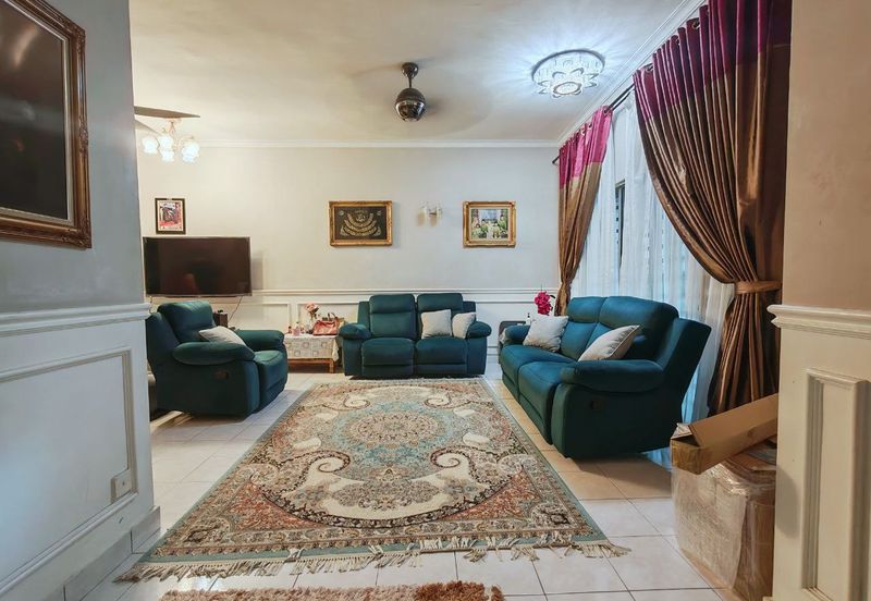 Taman Bukit Subang Seksyen U16 Shah Alam, 22 x 80 Extended Dapur 5 Min ke Elmina Lakeside Mall | Double Storey Terrace FOR SALE! - RM660k Negotiable