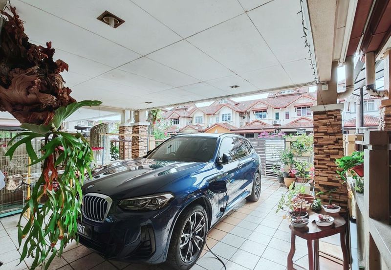 Taman Bukit Subang Seksyen U16 Shah Alam, 22 x 80 Extended Dapur 5 Min ke Elmina Lakeside Mall | Double Storey Terrace FOR SALE! - RM660k Negotiable