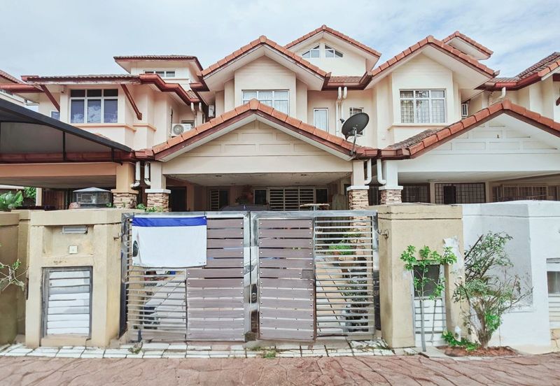 Taman Bukit Subang Seksyen U16 Shah Alam, 22 x 80 Extended Dapur 5 Min ke Elmina Lakeside Mall | Double Storey Terrace FOR SALE! - RM660k Negotiable