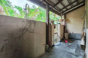 Taman Bukit Subang Seksyen U16 Shah Alam, 22 x 80 Extended Dapur 5 Min ke Elmina Lakeside Mall | Double Storey Terrace FOR SALE! - RM660k Negotiable