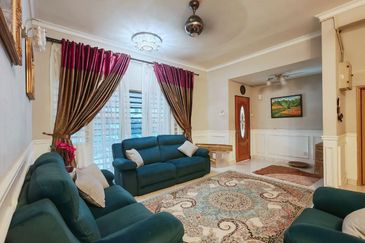 Taman Bukit Subang Seksyen U16 Shah Alam, 22 x 80 Extended Dapur 5 Min ke Elmina Lakeside Mall | Double Storey Terrace FOR SALE! - RM660k Negotiable