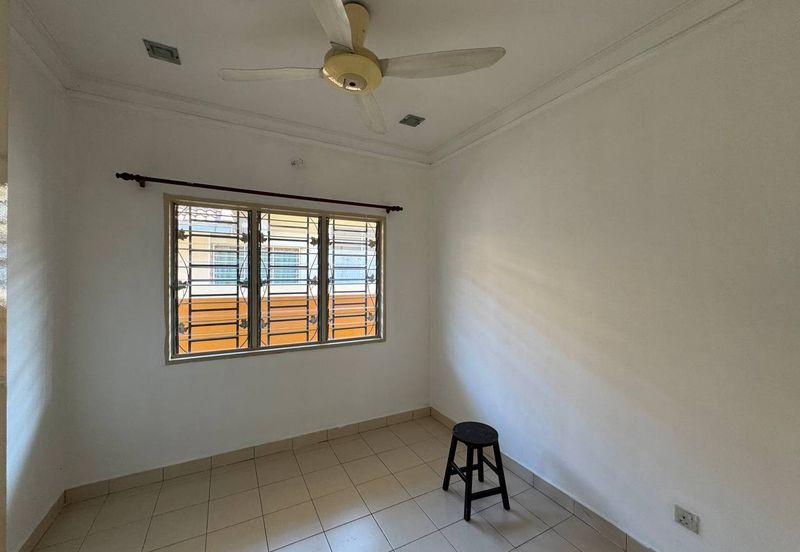 Jalan Makyong Bandar Bukit Raja Klang, Endlot 30' x 65' Fully Renovated | Single Storey Terrace ENDLOT For Sale! - RM550k Negotiable