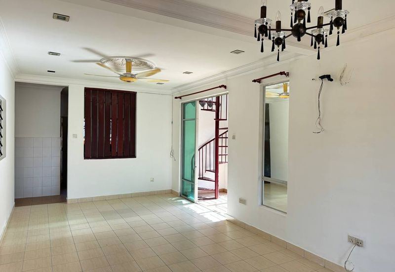 Jalan Makyong Bandar Bukit Raja Klang, Endlot 30' x 65' Fully Renovated | Single Storey Terrace ENDLOT For Sale! - RM550k Negotiable