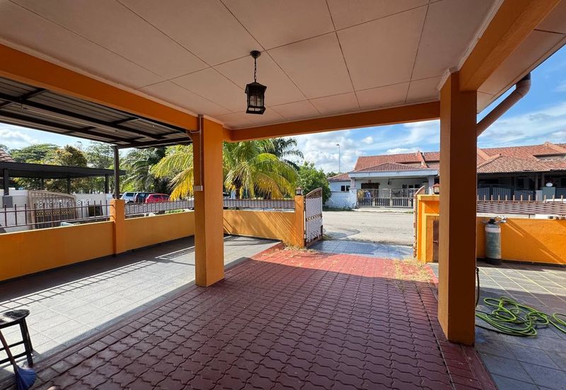 Jalan Makyong Bandar Bukit Raja Klang, Endlot 30' x 65' Fully Renovated | Single Storey Terrace ENDLOT For Sale! - RM550k Negotiable