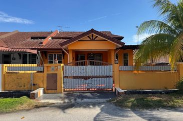 Jalan Makyong Bandar Bukit Raja Klang, Endlot 30' x 65' Fully Renovated | Single Storey Terrace ENDLOT For Sale! - RM550k Negotiable